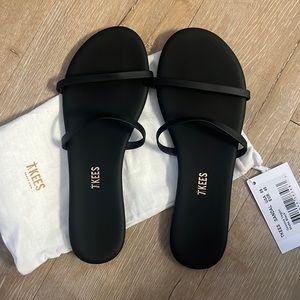 Tkees Sandal: Gemma Vegan in Matte Black